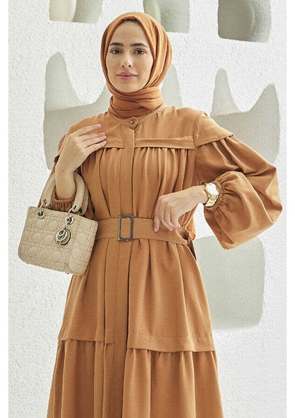 6605-CARLA Büzgülü Kuşaklı Elbise Camel modelleri