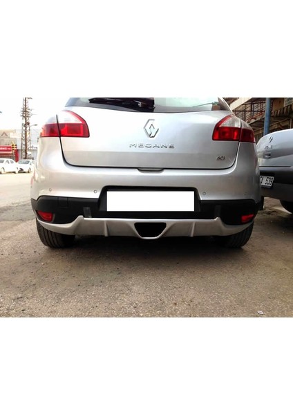 Renault Megane 3 Rs Egzoz Görünümlü Difüzör Coupe (Plastik)