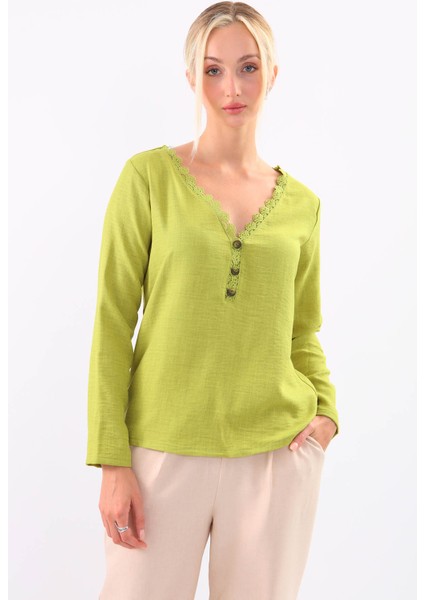 Yakası Güpürlü Önü Düğmeli Bluz modelleri