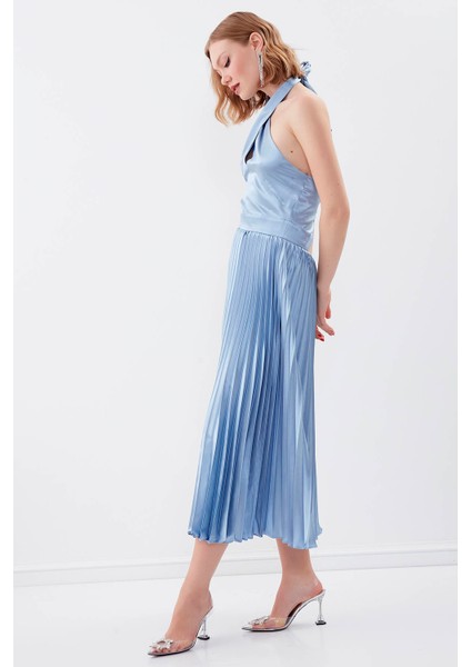 Sırt Dekolteli Boyundan Bağlamalı Piliseli Elbise fırsatları