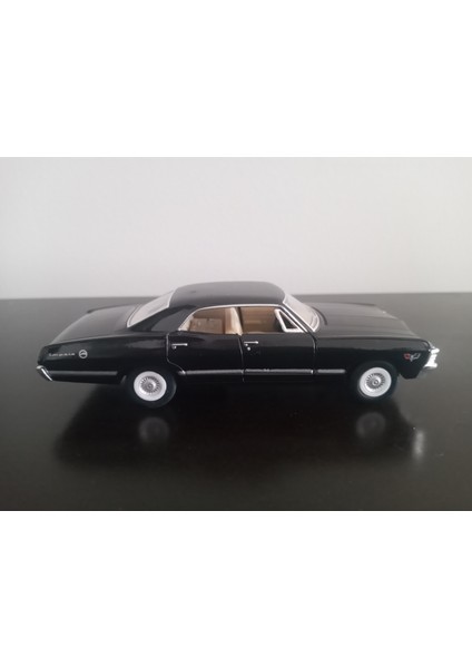 1967 Chevrolet Impala Metal Model 1/36 Ölçek