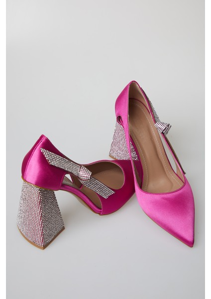 Kadın Taş Detaylı Saten Stiletto fırsatları