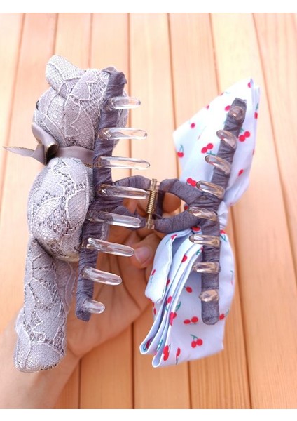 Ayıcıklı Dantelli Vip Mandal Toka(Ayıcık Aynı Renk Kurdela Farklılık Gösterebilir) fiyatları