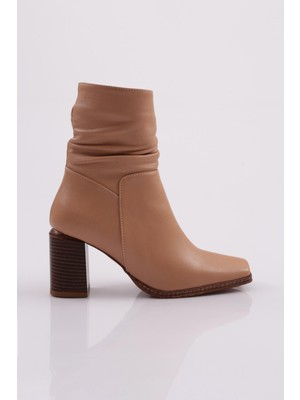 DGN 11335 Büzgülü Sivri Burun Topuklu Kadin Bot