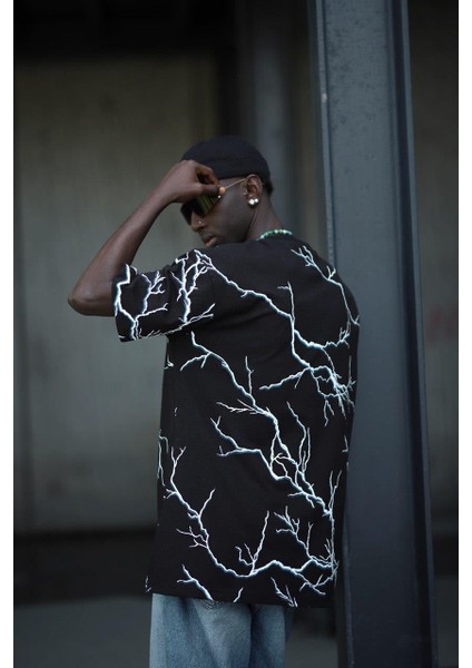 Oversize Pamuklu Bisiklet Yaka Şimşek Baskı Detaylı Erkek Yazlık T-Shirt fiyatları