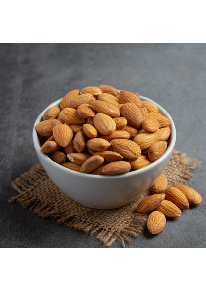Yerli Çiğ Badem İçi 200 gr fırsatları
