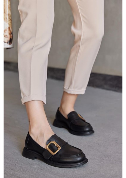 Balerine Siyah Hakiki Deri Altın Tokalı Kadın Loafer