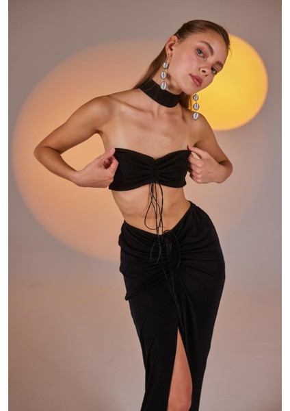 Buzzy Kumaş Boyun Detaylı Büzgülü Hestia Bluz Siyah