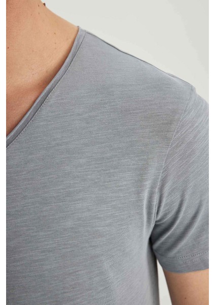 Slim Fit V Yaka Kısa Kollu Basic Tişört M4791AZ23SM indirimleri