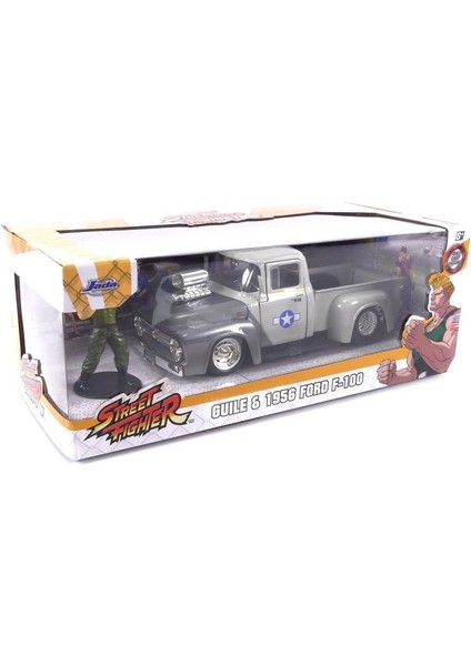 Street Fighter 1956 Ford Pickup Araç ve Guile Figür, Serbest Tekerlekli, Açılabilir Parçalı, 1:24 fırsatları