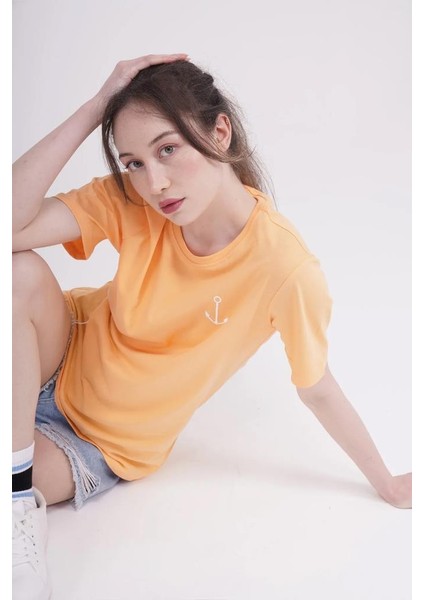 23SCTS223U Çapa Nakışlı Bisiklet Yaka Turuncu Tshirt modelleri