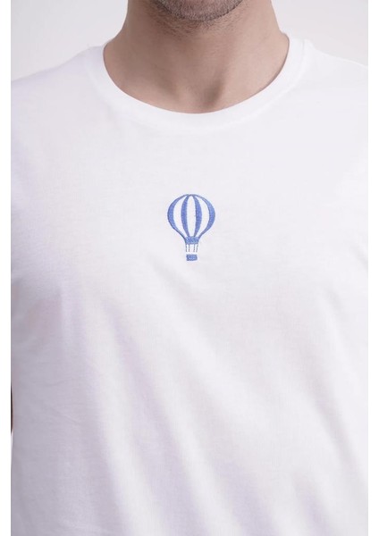 23SCTS240U Uçan Balon Nakışlı Bisiklet Yaka Beyaz Tshirt modelleri