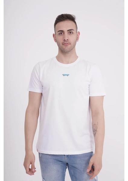 23SCTS225U Kaykay Nakışlı Bisiklet Yaka Beyaz Tshirt