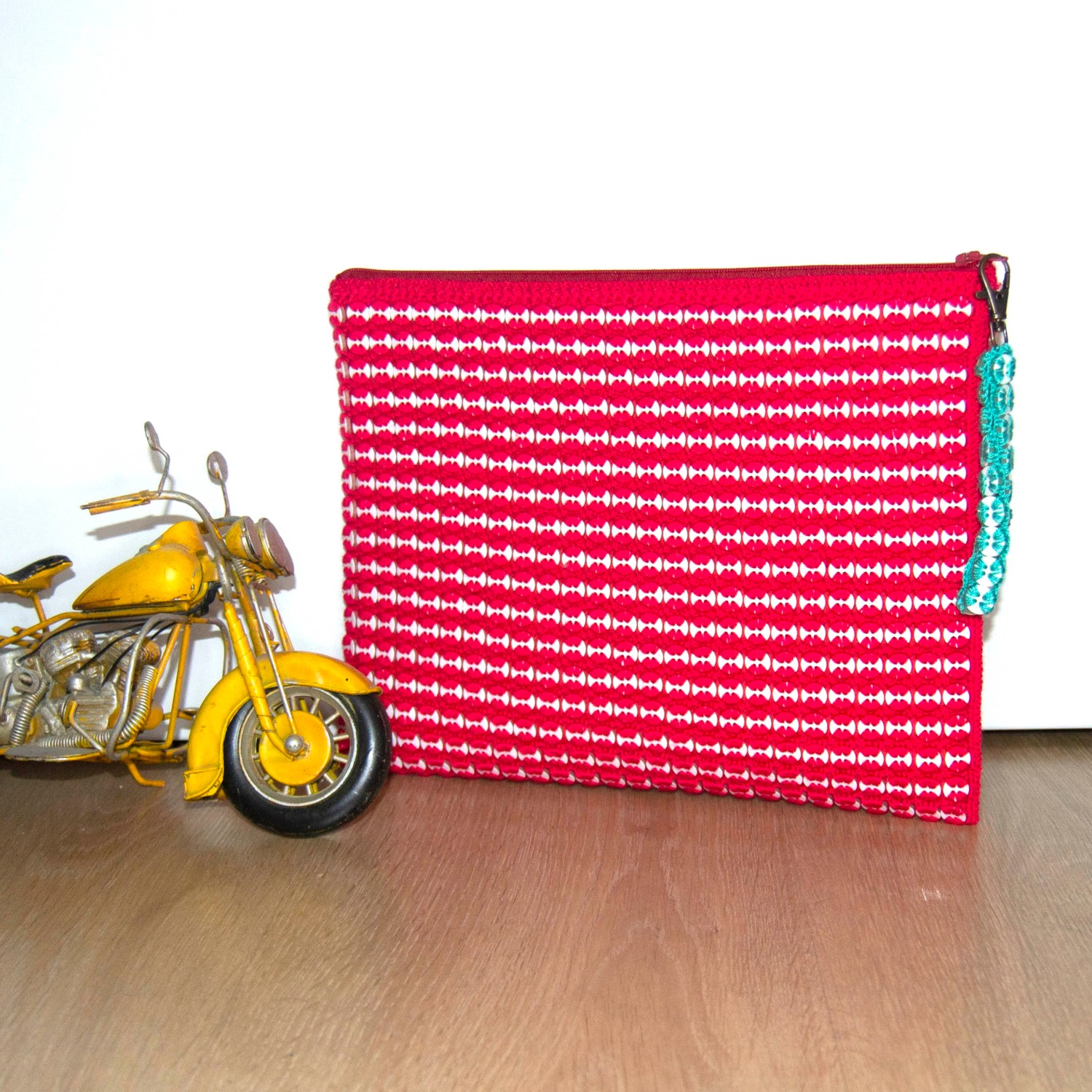 Pafuli El Örgüsü Özel Tasarım Düğme Detaylı Clutch Çanta Fuşya
