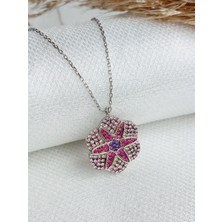 925 Ayar Gümüş Pembe Zirkon Taşlı Çiçek Figürlü Madalyon Trend Kadın Kolye Sevgililer Günü Hediye