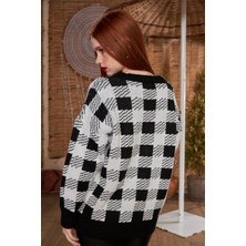 Marina Boutique Beyaz Kare Desenli Triko Düğmeli Siyah Hırka