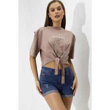 Hazelin Kadın Bej Yazı Baskılı Oversize Vatkalı  Bel Detay Örme T-Shirt  HZL23S-DSB120231