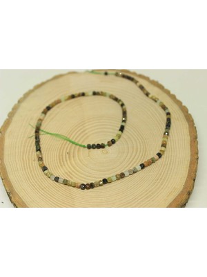 Yaşam Tohumu Yeşil Lal (Granat) (Garnet) Taşı Küp Şekilli Yarım Dizi 2.5mm (17CM Uzunluğundadır)