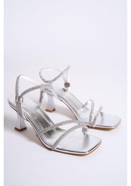 Sidney Gümüş Taşlı Topuklu Abiye Ayakkabı fırsatları