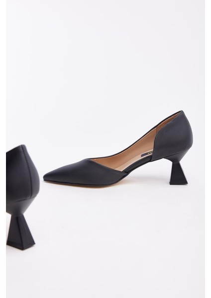 Kısa Topuk Saten Kadın Stiletto
