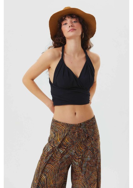 Bağlamalı Sırt Detaylı Şık Crop Bluz