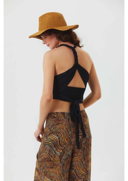 Bağlamalı Sırt Detaylı Şık Crop Bluz fırsatları