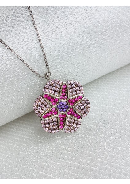 925 Ayar Gümüş Pembe Zirkon Taşlı Çiçek Figürlü Madalyon Trend Kadın Kolye Sevgililer Günü Hediye fiyatları