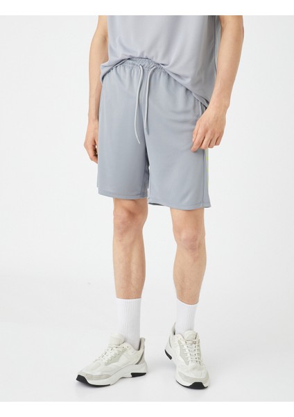 Spor Şort Slogan Baskılı Beli Bağcıklı Cepli modelleri