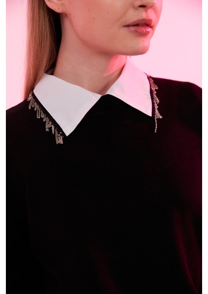 Gümüş Zincir Detaylı Gömlek Yakası Beyaz Renk