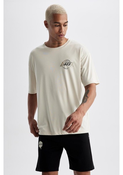 Fit NBA Los Angeles Lakers Oversize Fit Bisiklet Yaka Kısa Kollu Tişört A6753AX23HS fırsatları