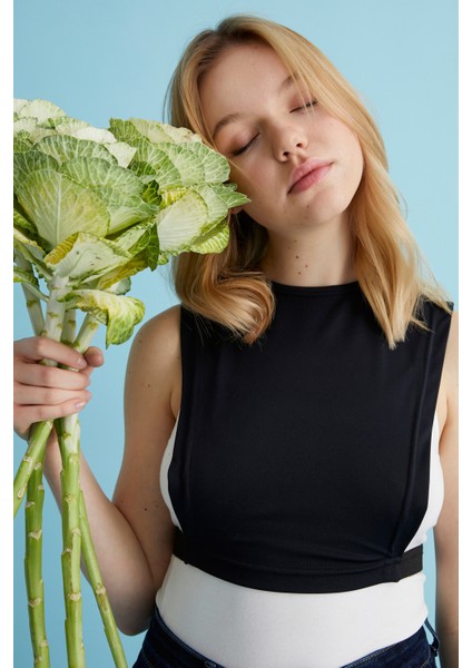 Sıfır Yaka Kolsuz Crop Boyunluk - Siyah