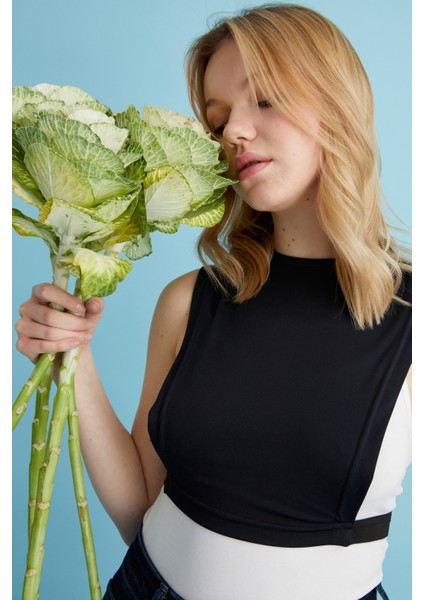 Sıfır Yaka Kolsuz Crop Boyunluk - Siyah modelleri