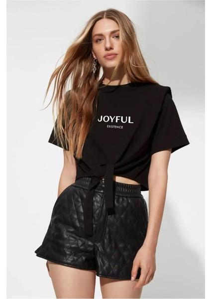 Kadın Siyah Yazı Baskılı Oversize Vatkalı Bel Detay Örme T-Shirt HZL23S-DSB120231