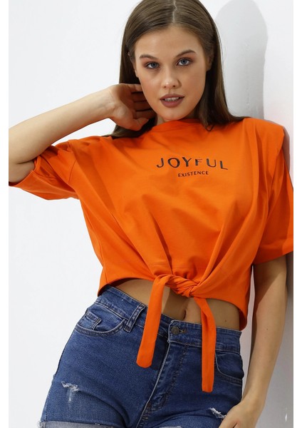 Kadın Oranj Yazı Baskılı Oversize Vatkalı Bel Detay Örme T-Shirt HZL23S-DSB120231 modelleri