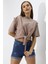 Kadın Bej Yazı Baskılı Oversize Vatkalı Bel Detay Örme T-Shirt HZL23S-DSB120231 2