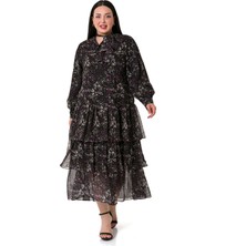 Disentis Modest Büyük Beden Eteği Kat Kat Siyah Zemin Üzerine Fuşya Çiçekli Astarlı Şifon Elbise