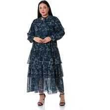 Disentis Modest Büyük Beden Eteği Kat Kat Lacivert Zemin Üzerine Beyaz Çiçekli Astarlı Şifon Elbise