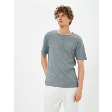 Koton Basic Tişört Bisiklet Yaka Düğme Detaylı Dar Kesim Pamuklu