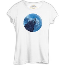 Lord T-Shirt A Wolf Howling With The Blue Moon Background Beyaz Kadın Tshirt