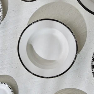 Damalı Çizgi Porselen Çukur Tabak 22 cm