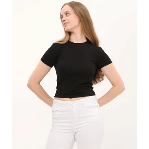 Owut Collection Beyaz %100 Pamuk Crop Bisiklet Yaka Örme T-Shirt