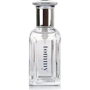 Ferah Kokuya Sahip Tommy Hilfiger EDT Erkek Parfüm 50 ml Modern Şişe Tasarımı
