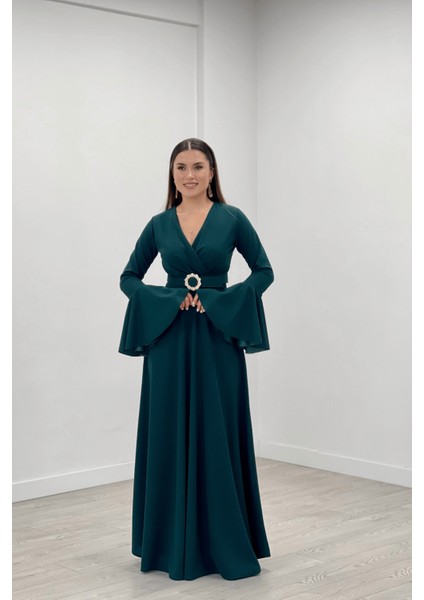 Krep Kumaş Kolları Volan Detaylı Maxiboy Abiye Elbise - Zümrüt Yeşil fiyatları