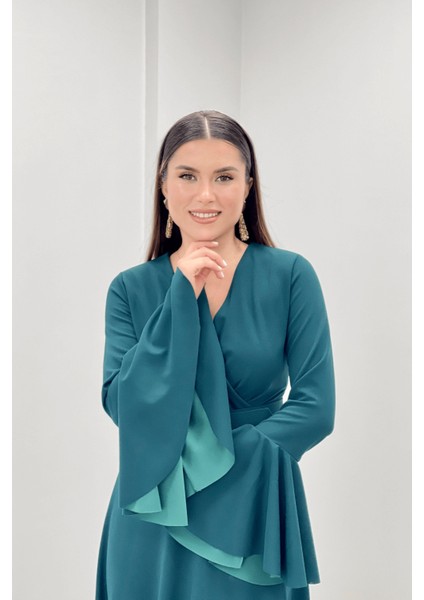 Krep Kumaş Kolları Volan Detaylı Maxiboy Abiye Elbise - Zümrüt Yeşil modelleri