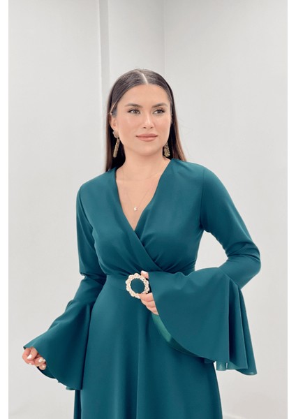 Krep Kumaş Kolları Volan Detaylı Maxiboy Abiye Elbise - Zümrüt Yeşil fırsatları