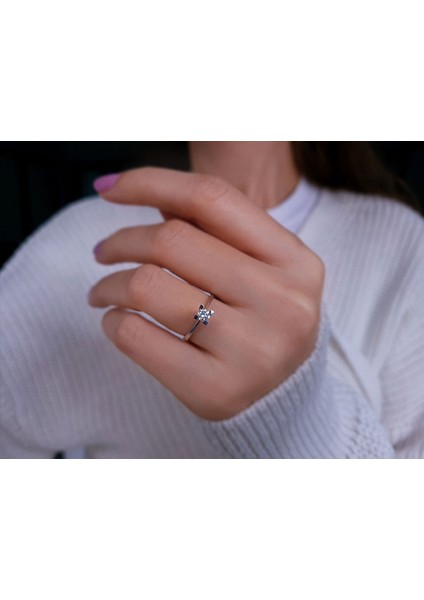 E Renk 0,23 Karat Pırlanta Tektaş Yüzük 0423R0034 fırsatları