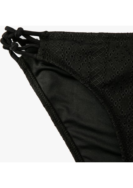 Fisto İşlemeli Bikini Altı Yanları Biye Detaylı Normal Bel modelleri