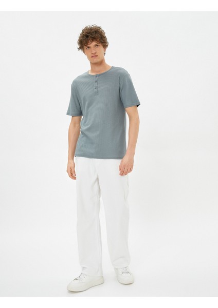Basic Tişört Bisiklet Yaka Düğme Detaylı Dar Kesim Pamuklu fiyatları