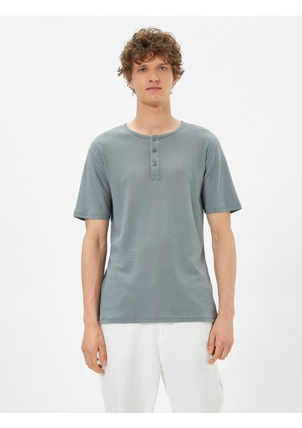 Basic Tişört Bisiklet Yaka Düğme Detaylı Dar Kesim Pamuklu modelleri