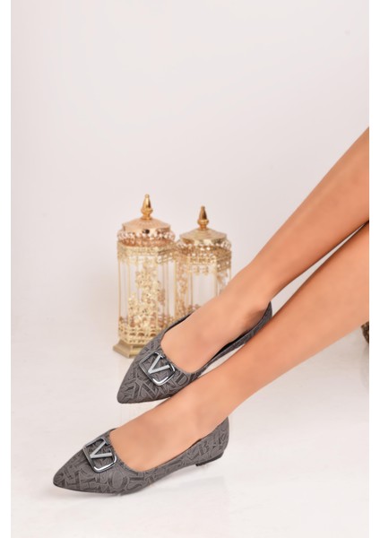 Kadın Sivri Burun Tokalı Babet Ayakkabı